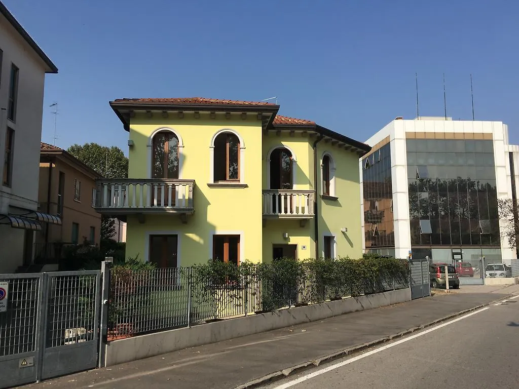 Villa Ricordi Mestre Guest house